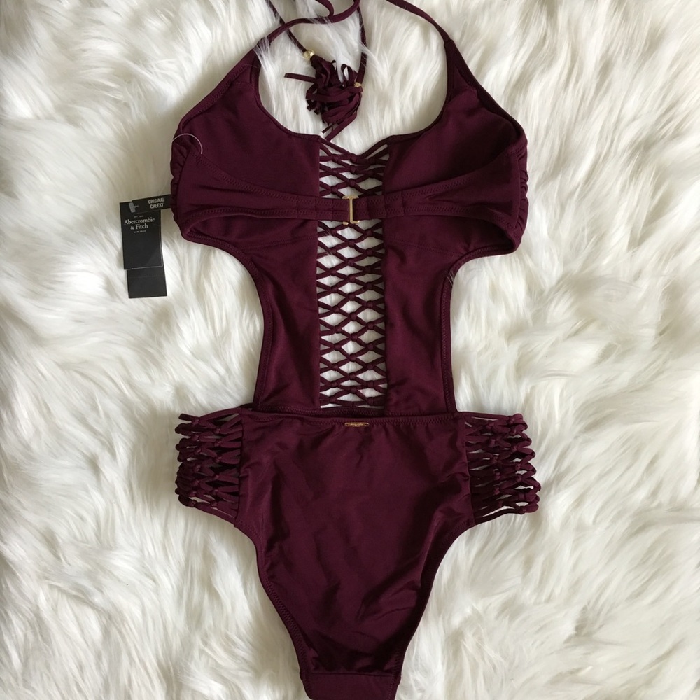 Macrame One-Piece - Picture 3 of 8
